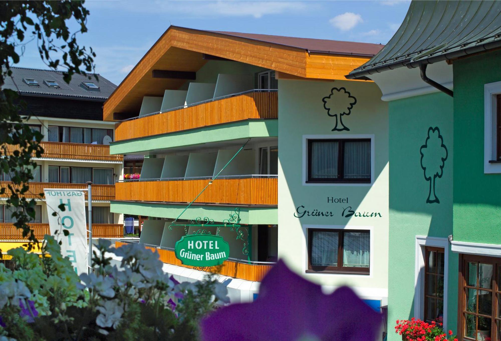 Hotel Gruener Baum Zell am See Exteriör bild