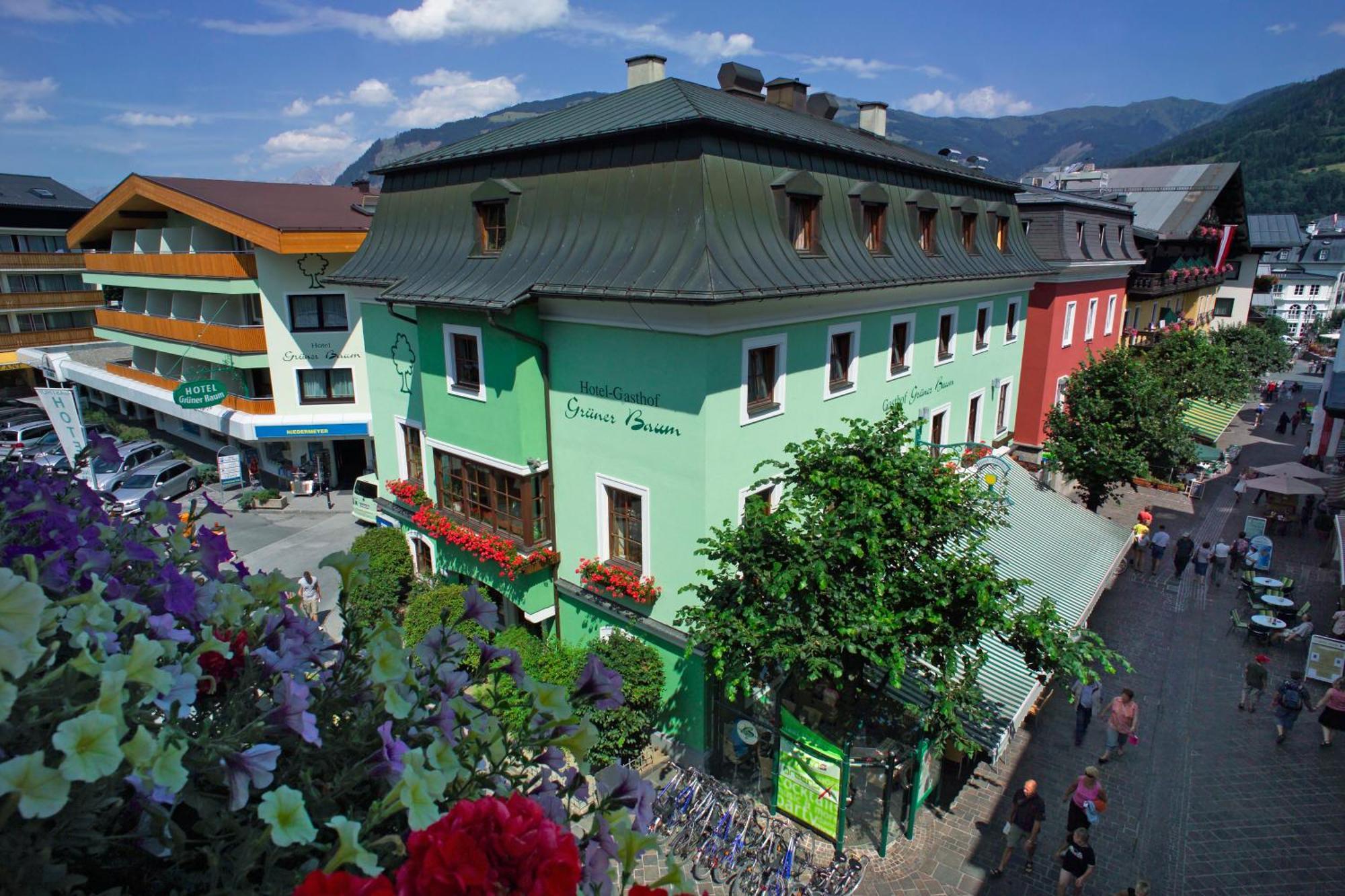 Hotel Gruener Baum Zell am See Exteriör bild