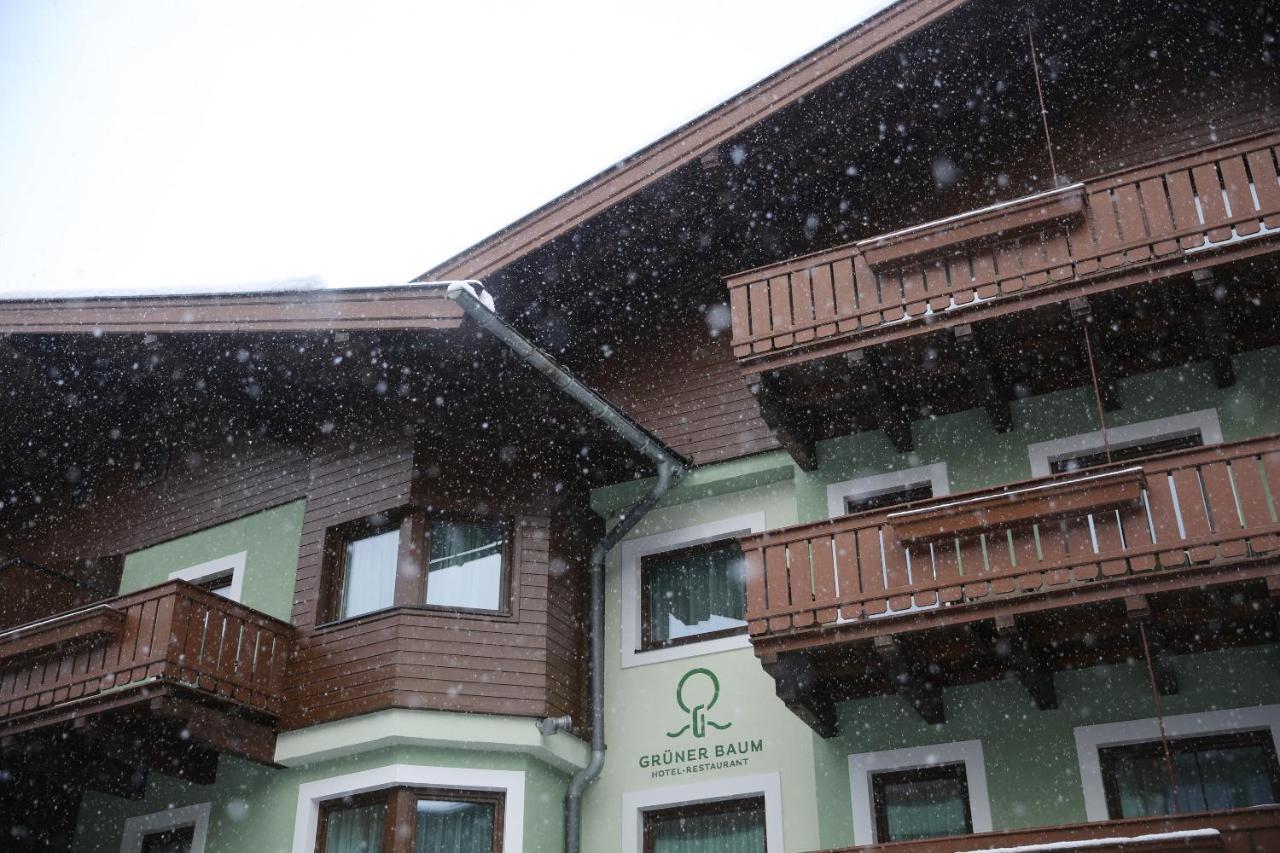 Hotel Gruener Baum Zell am See Exteriör bild